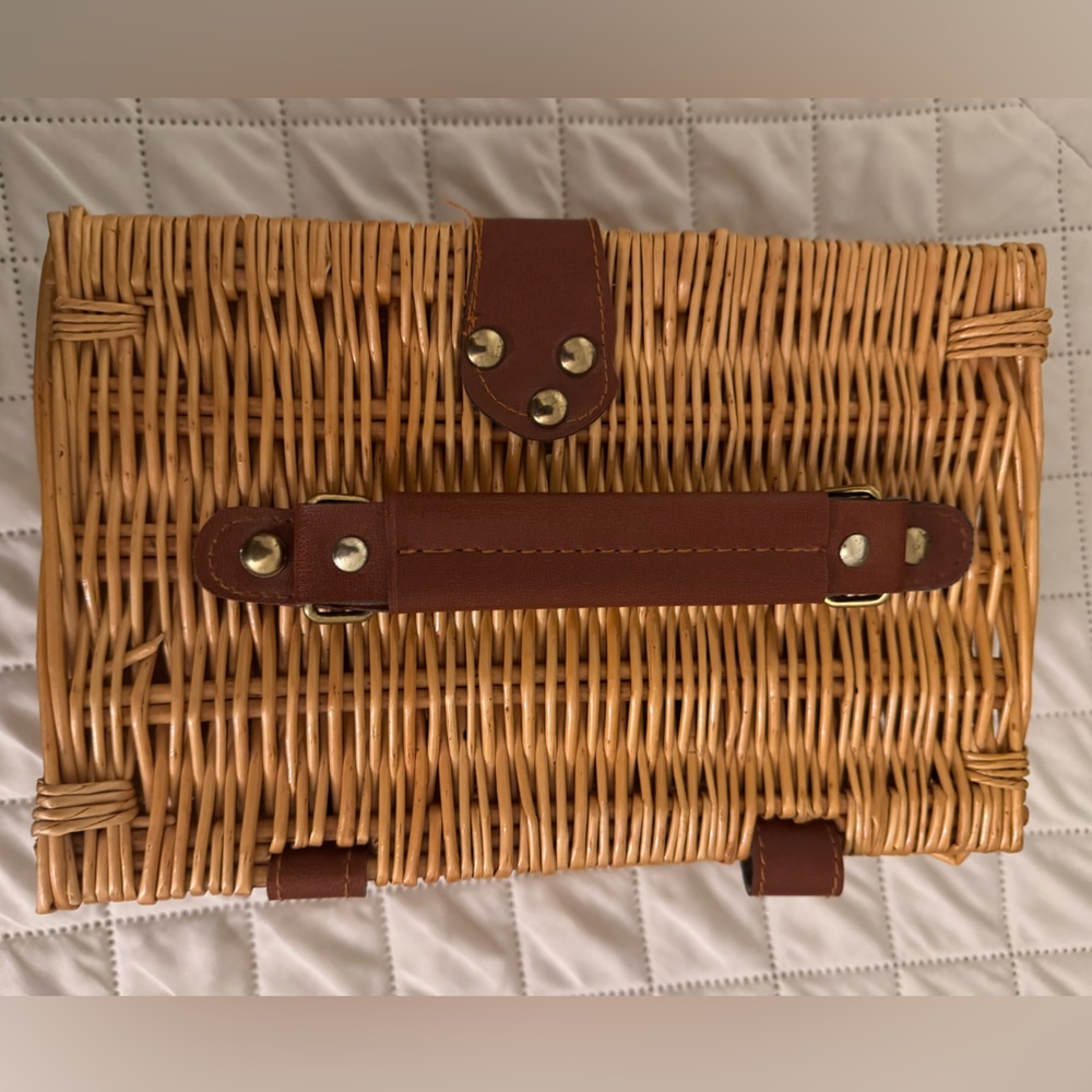 Wicker basket with handle, 10 x 6 1/2 - Picture 5 of 16